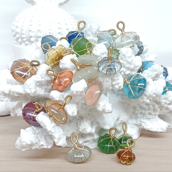 Jellyfish Necklace on 31" welded chain, plated copper - Picture 2 of 3